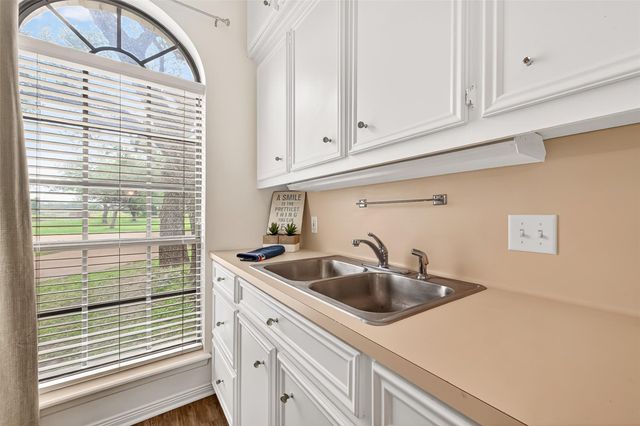 1218 Forest Oak Drive, Altair, TX 77442