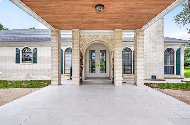 1218 Forest Oak Drive, Altair, TX 77442