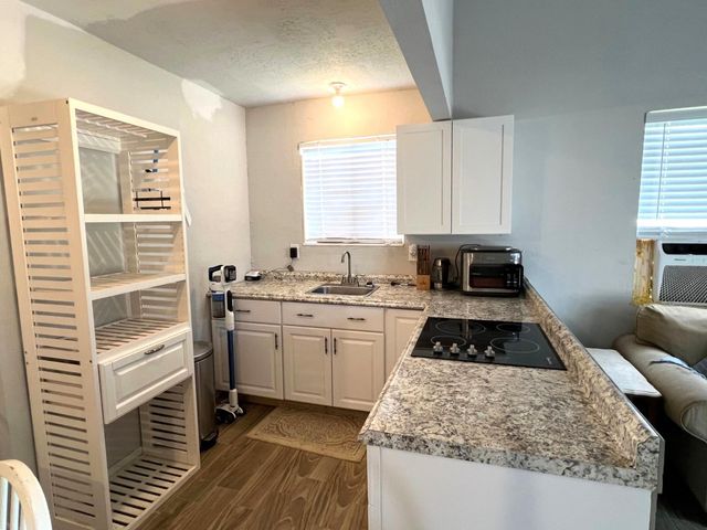 1218 Forest Oak Drive, Altair, TX 77442