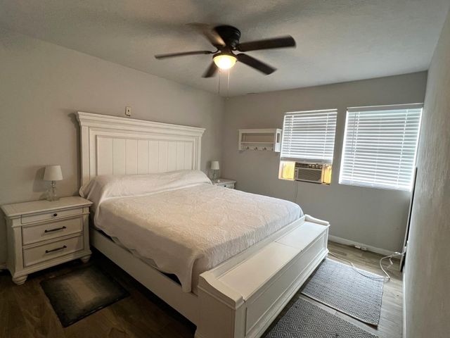 1218 Forest Oak Drive, Altair, TX 77442