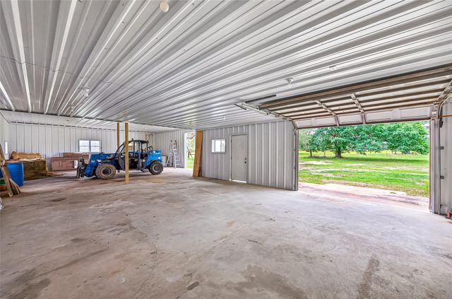 1218 Forest Oak Drive, Altair, TX 77442