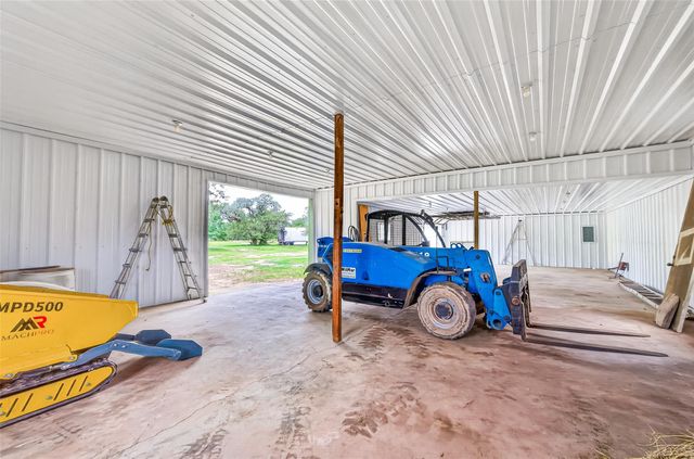1218 Forest Oak Drive, Altair, TX 77442