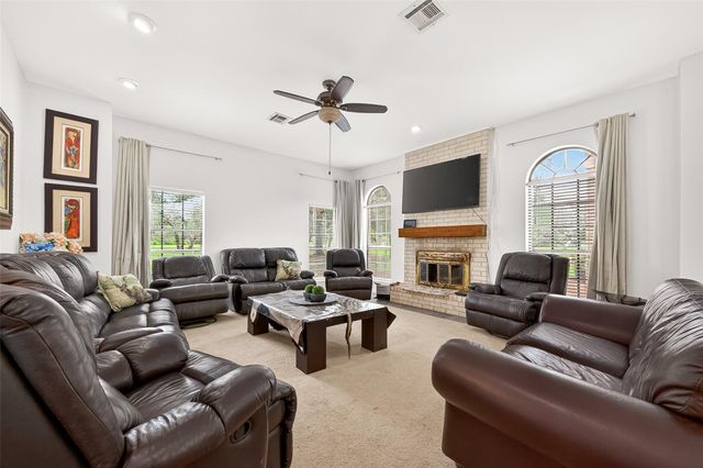 1218 Forest Oak Drive, Altair, TX 77442
