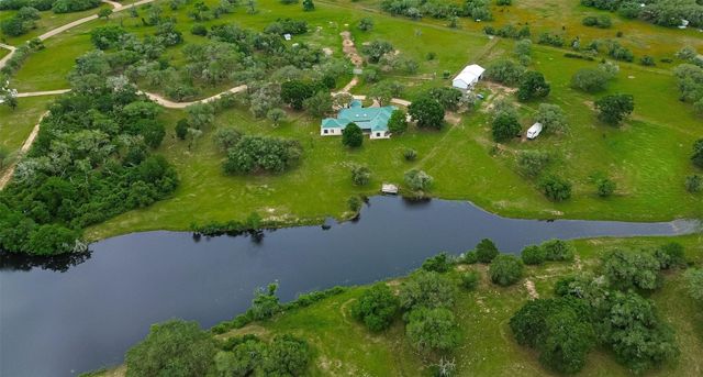 1218 Forest Oak Drive, Altair, TX 77442