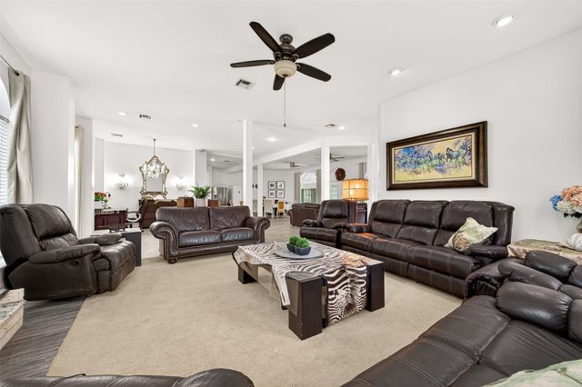 1218 Forest Oak Drive, Altair, TX 77442