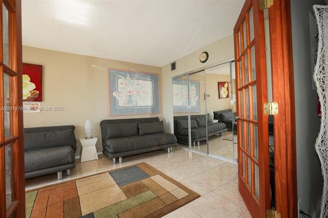 3800 S Ocean Dr 818, Hollywood, FL 33019