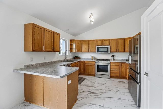 202 Michelle Lane, Cottage Grove, WI 53527