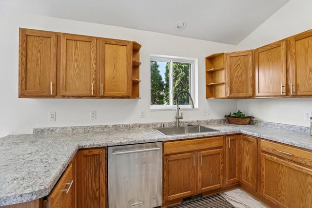 202 Michelle Lane, Cottage Grove, WI 53527
