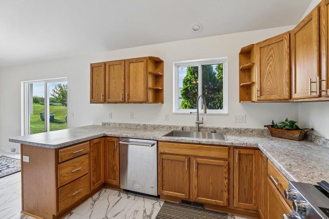 202 Michelle Lane, Cottage Grove, WI 53527