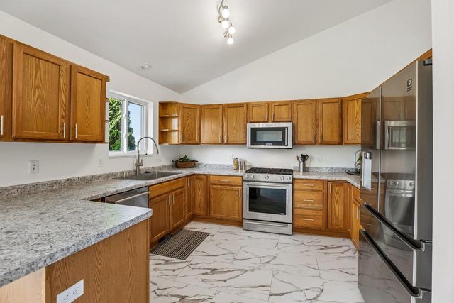202 Michelle Lane, Cottage Grove, WI 53527