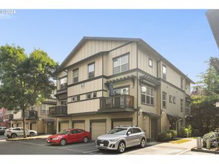 22864 Sw FOREST CREEK Dr 203, Sherwood, OR 97140