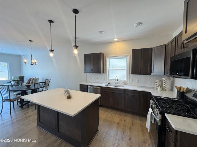 5021 Easton Drive, Oregon, OH 43616