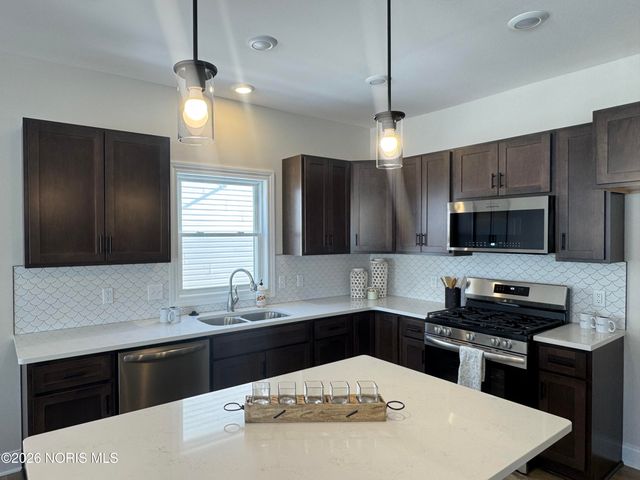 5021 Easton Drive, Oregon, OH 43616