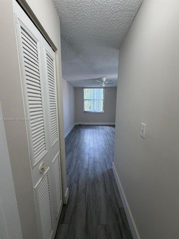 14421 N Kendall Dr 412M, Miami, FL 33186