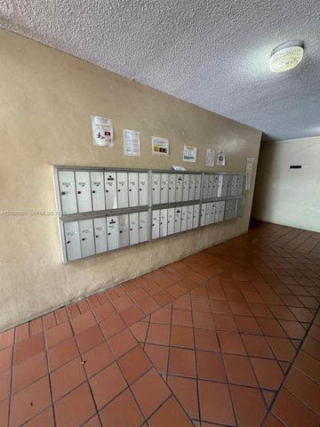 14421 N Kendall Dr 412M, Miami, FL 33186