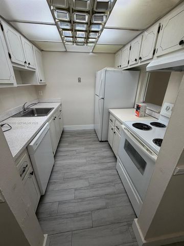 14421 N Kendall Dr 412M, Miami, FL 33186