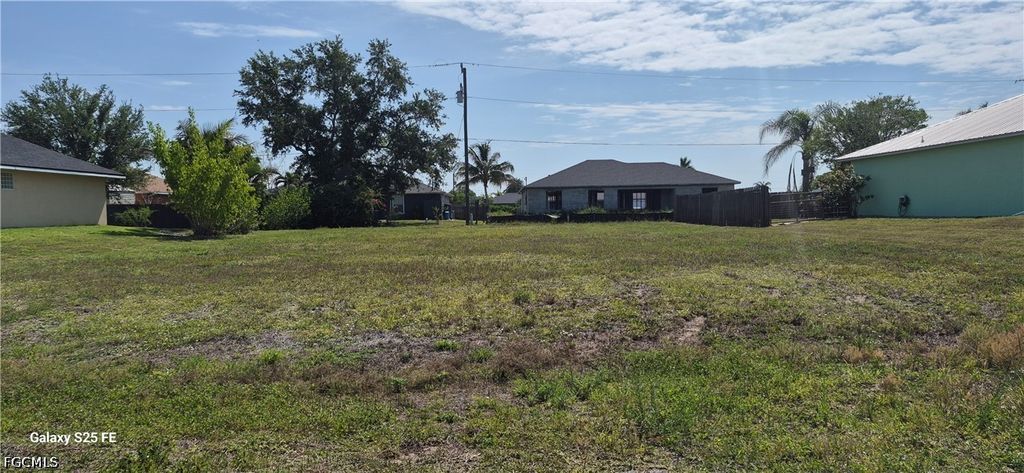 2501 NE 19th PL, Cape Coral, FL 33909