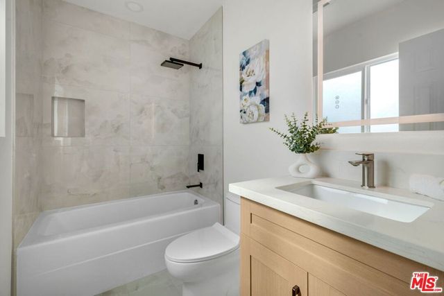 4933 W 20th Street, Los Angeles, CA 90016