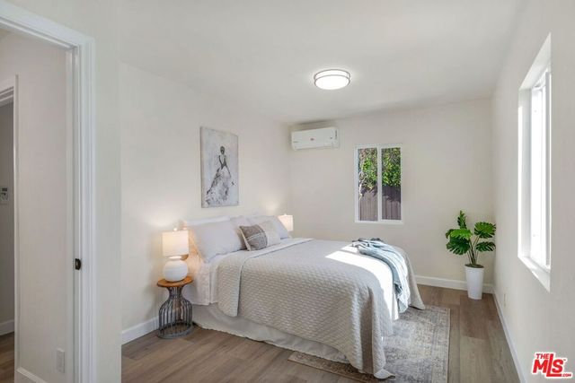 4933 W 20th Street, Los Angeles, CA 90016