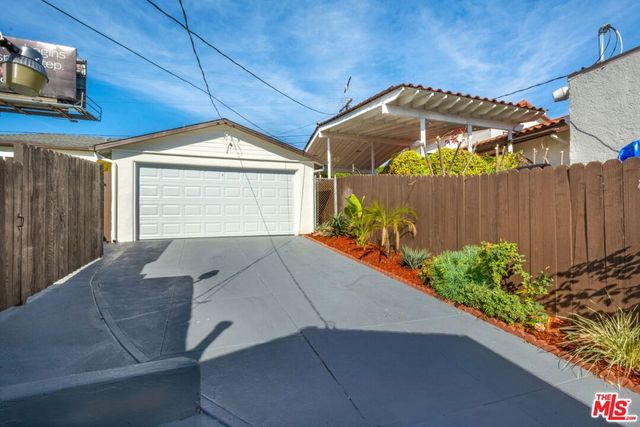 4933 W 20th Street, Los Angeles, CA 90016