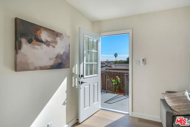 4933 W 20th Street, Los Angeles, CA 90016