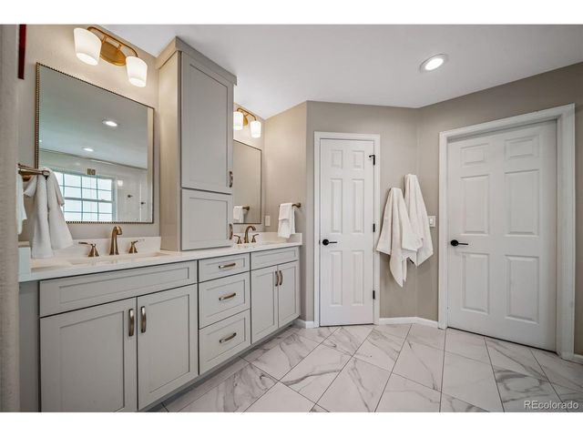 6340 W Alamo Dr, Littleton, CO 80123