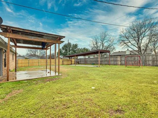 520 Post Oak Lane, Burleson, TX 76028