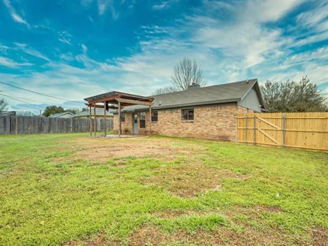 520 Post Oak Lane, Burleson, TX 76028