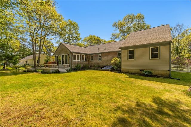 36 Mooring Dr, Barnstable, MA 02635