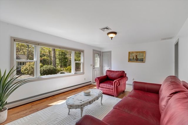 36 Mooring Dr, Barnstable, MA 02635
