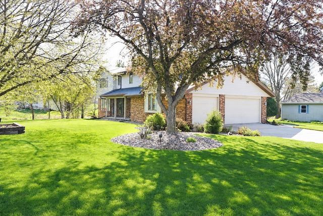 2869 Dartmouth Drive, Janesville, WI 53548