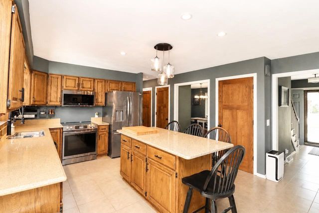 2869 Dartmouth Drive, Janesville, WI 53548