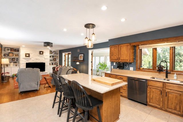 2869 Dartmouth Drive, Janesville, WI 53548