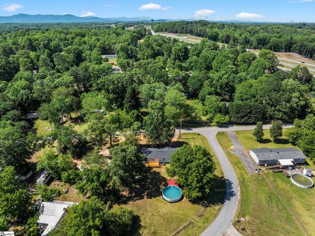 139 Blue Ridge Road, Campobello, SC 29322
