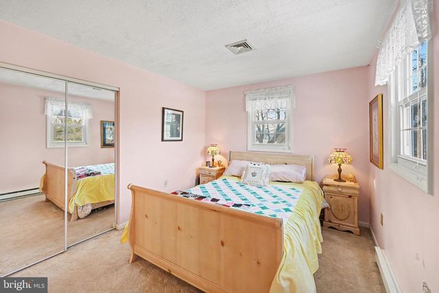 236 GRANDVIEW RD, Hummelstown, PA 17036