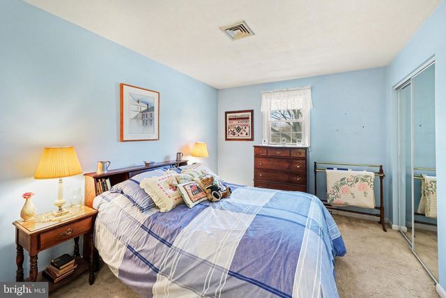 236 GRANDVIEW RD, Hummelstown, PA 17036