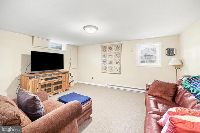 236 GRANDVIEW RD, Hummelstown, PA 17036