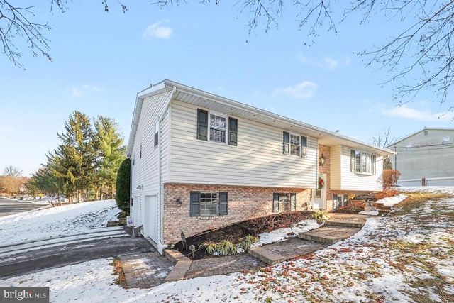 236 GRANDVIEW RD, Hummelstown, PA 17036