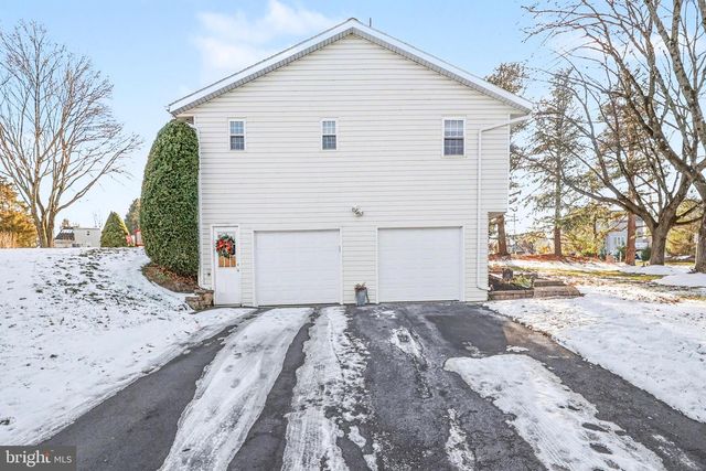 236 GRANDVIEW RD, Hummelstown, PA 17036