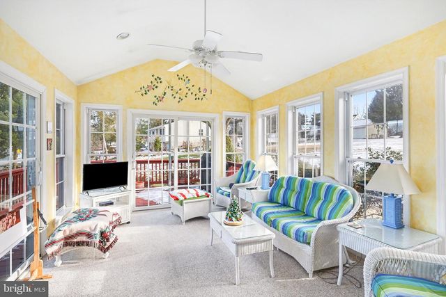 236 GRANDVIEW RD, Hummelstown, PA 17036