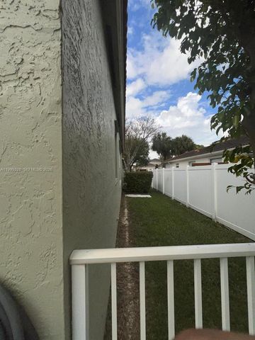 15624 SW 52nd Ct, Miramar, FL 33027