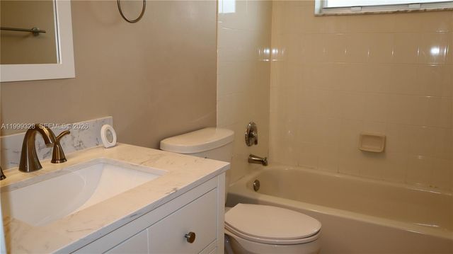 15624 SW 52nd Ct, Miramar, FL 33027