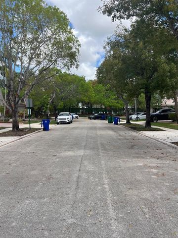 15624 SW 52nd Ct, Miramar, FL 33027