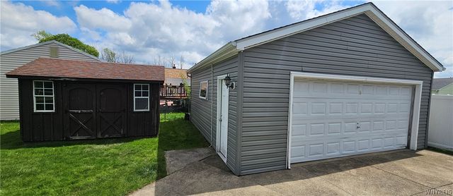 1087 100th Street, Niagara Falls, NY 14304