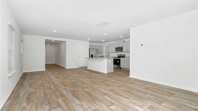 626 Beechwood Circle, Thomasville, NC 27360