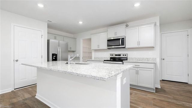 626 Beechwood Circle, Thomasville, NC 27360