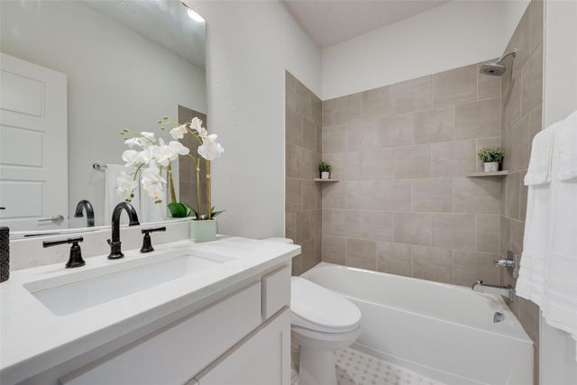 4556 La Roche Avenue, Carrollton, TX 75010