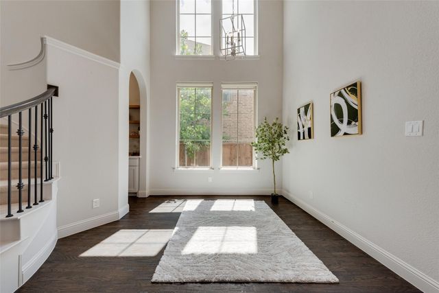 4556 La Roche Avenue, Carrollton, TX 75010