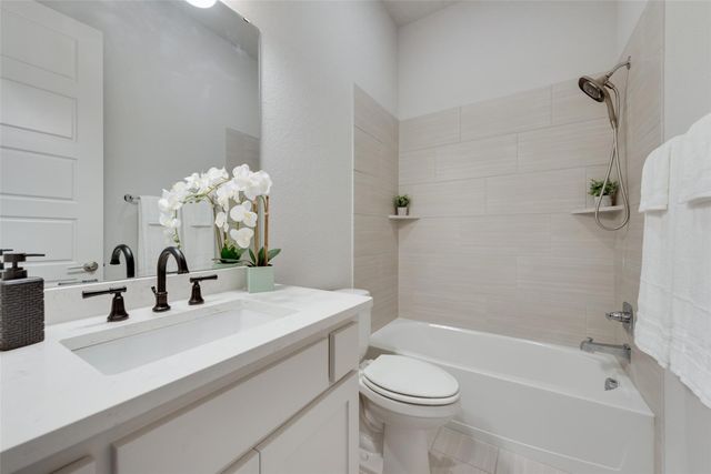 4556 La Roche Avenue, Carrollton, TX 75010