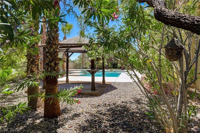7441 Darby Avenue, Las Vegas, NV 89117
